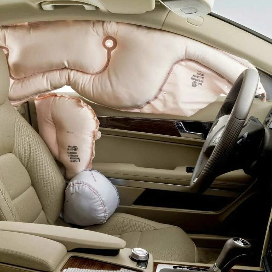 9 подушек безопасности. Подушка безопасности SRS. Мерседес SRS airbag. Мерседес СРС аирбаг. Airbag подушки безопасности.