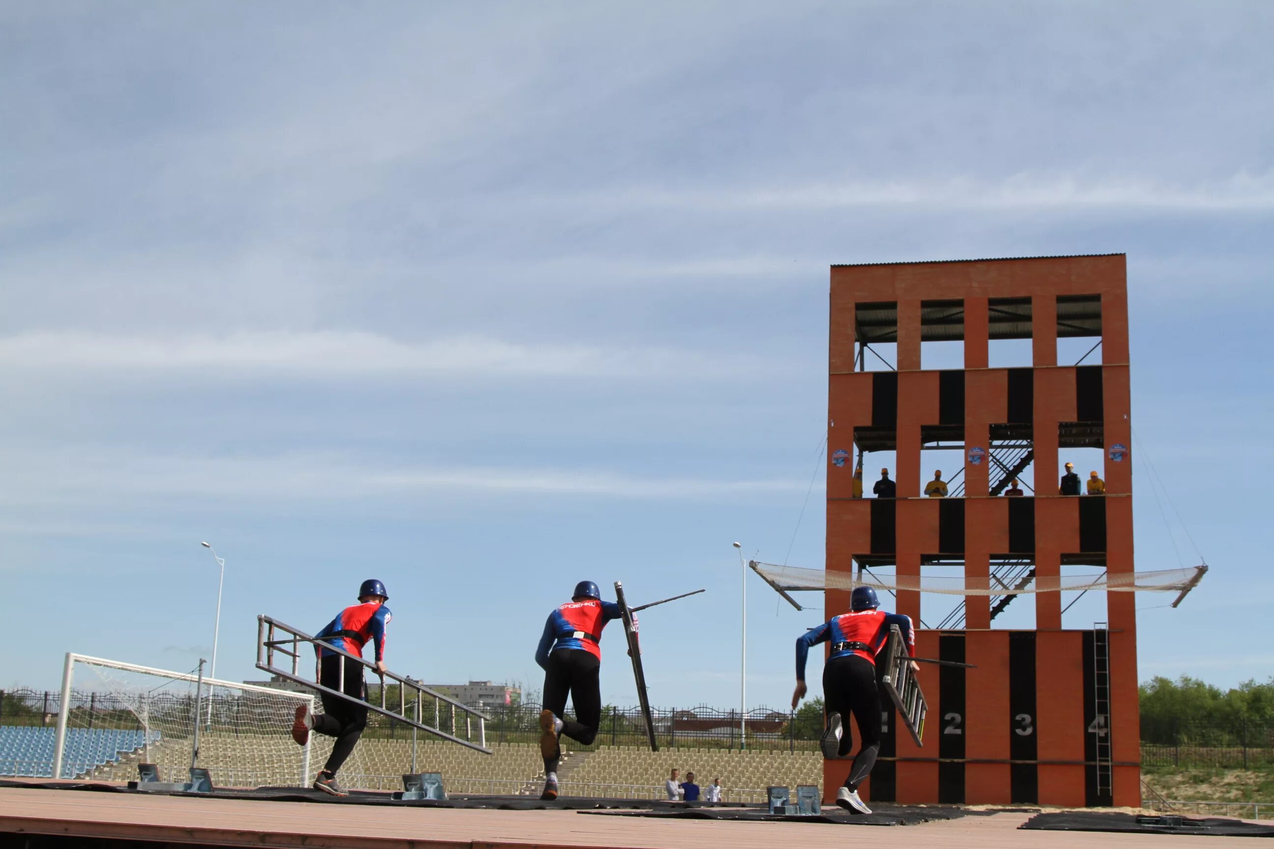 Учебная башня мчс. Учебная-тренировочная башня пожарного депо. Учебная башня для пожарно-прикладного спорта. Тренировочная башня для пожарных. Учебная башня мчс.