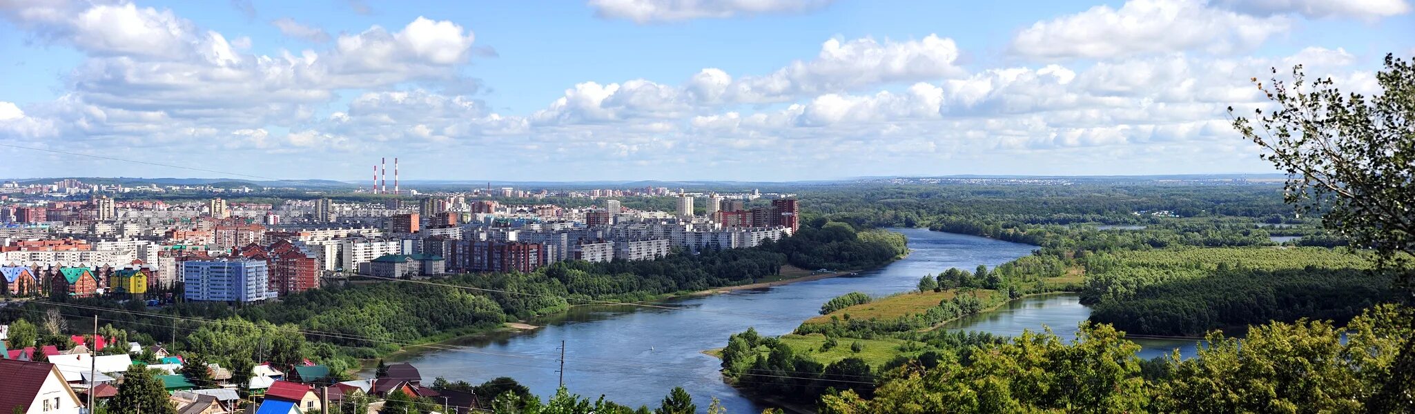 Уфа на берегу какой. Город Уфа Башкортостан Сипайлово. Уфа панорама города. Набережная реки Уфы Сипайлово. Уфа панорама фото.