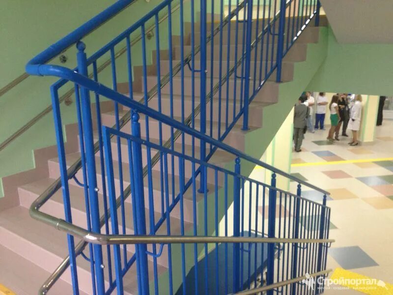 Лестничные ограждения для школ. Забор в доу. Лестничные ограждения для школ. Ограждение территории. Ограждения доу.