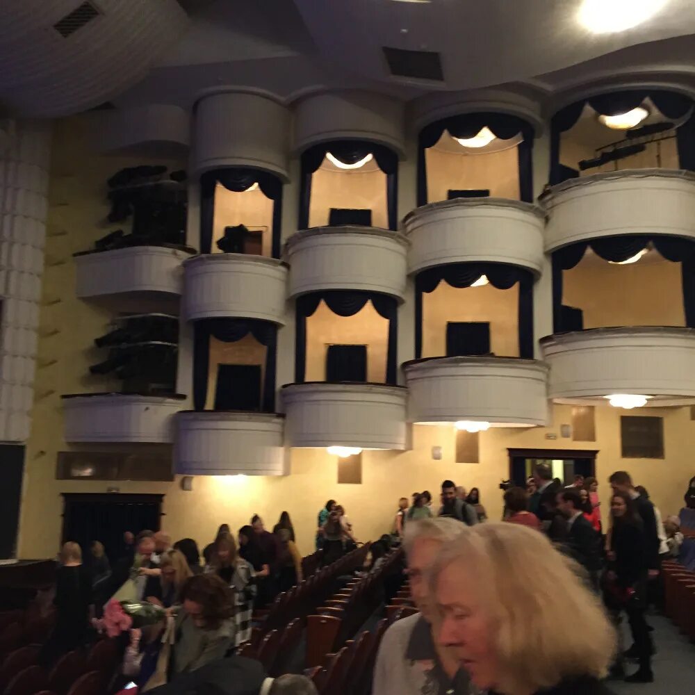 схема зала губернский театр сергея безрукова. губернский театр зал. московский губернский театр большая сцена. губернский театр зал.