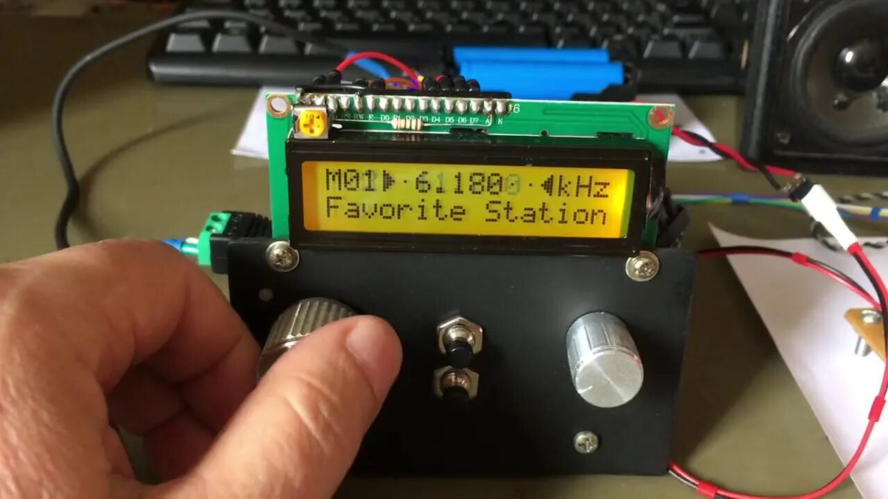 Ats 20 приемник корпус. Микросхема si4735. Треугольник на кнопках в принципиальной схеме. Esp32 схема подключения энкодера. Микросхема si4825a10 схема включения.