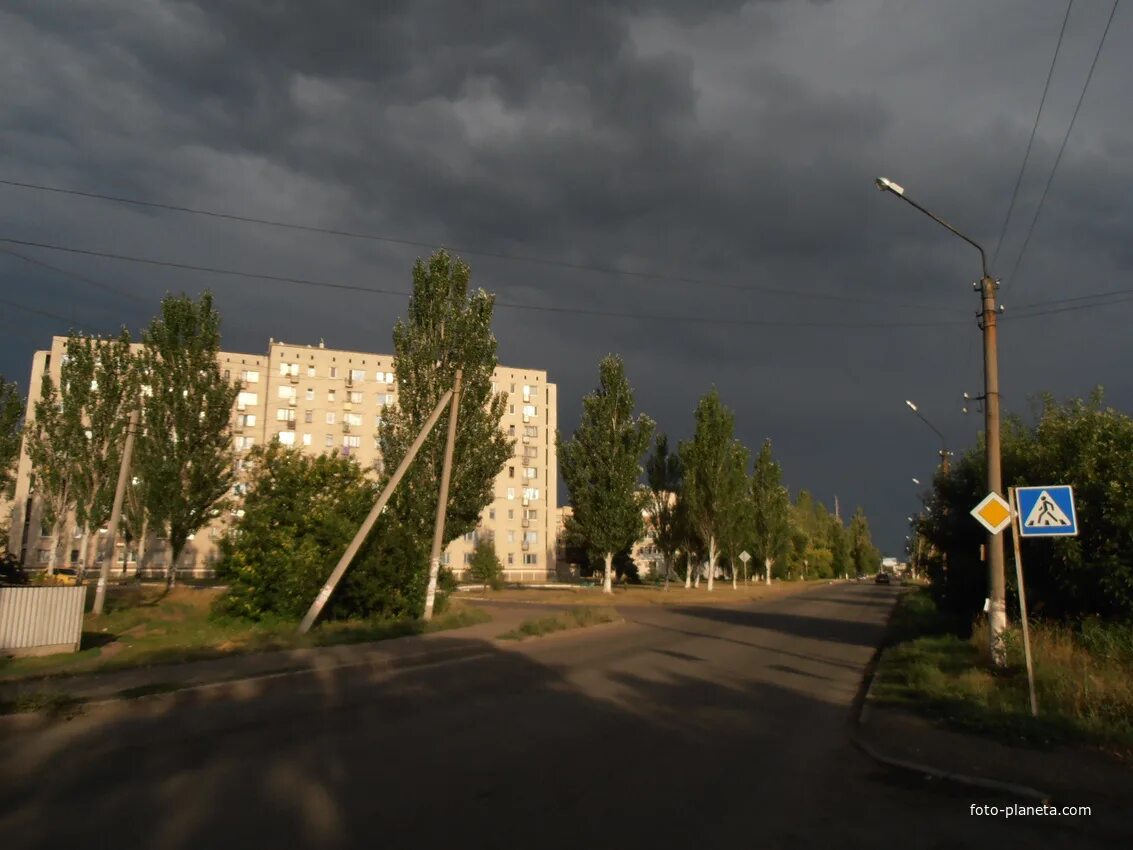 Поселок Ровеньки Луганская область. Луганск поселок Ровеньки. Поселок Ясеновский город Ровеньки. Ровеньки квартал Гагарина.