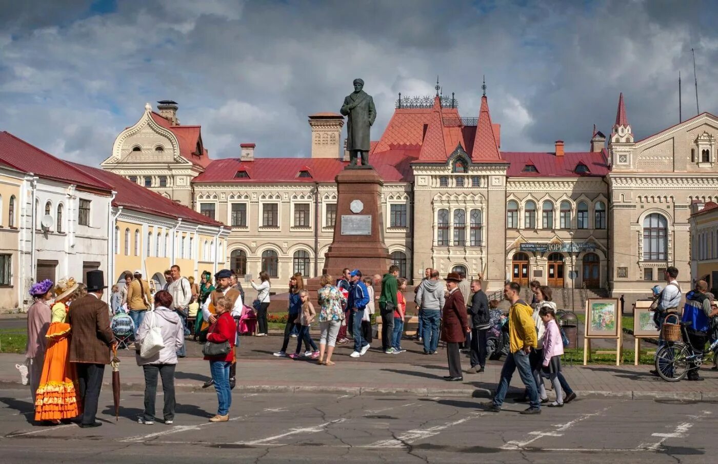 Городской сайт рыбинска. Рыбинск центр города. Рыбинск Ярославская область центр. Ярославская область Рыбинск площадь. Рыбинск старый город 2020.