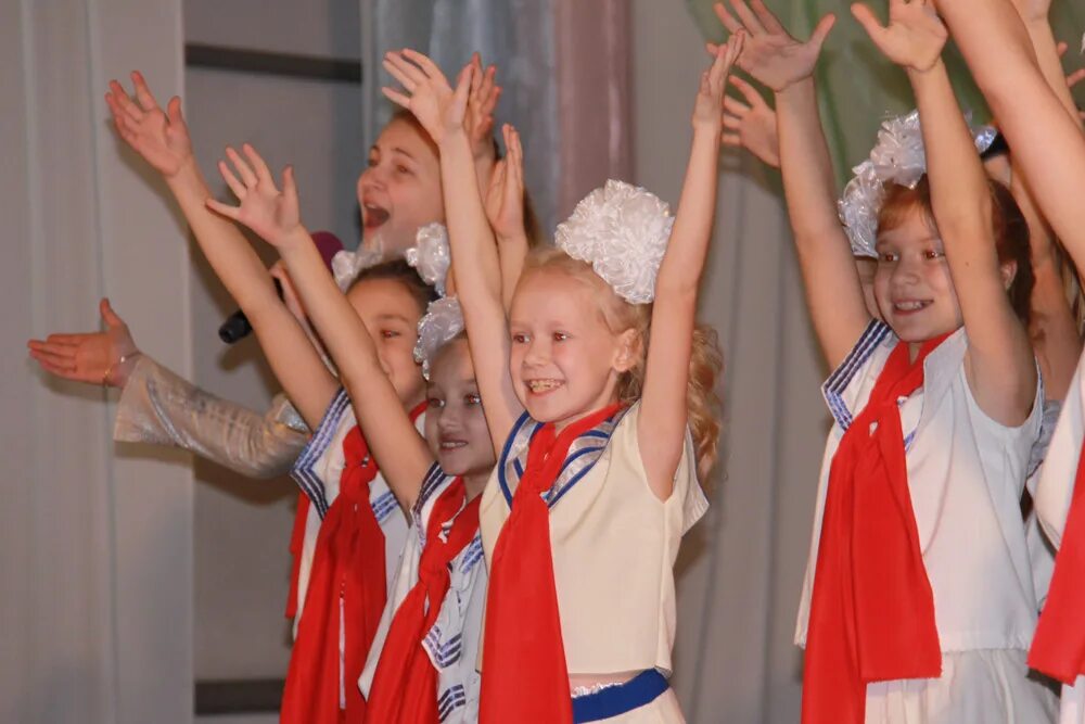 детдом керчь. мбудо цдют керчь. детский дом в керчи адрес. дети бороздина сергея керчь. керченский детский дом.