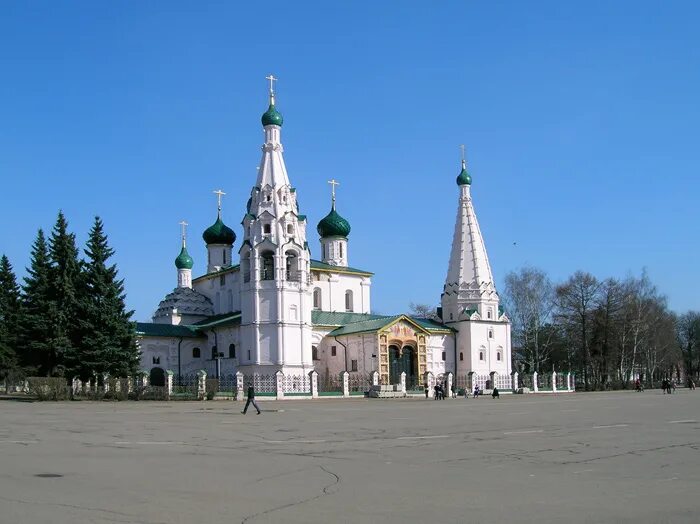 город ярославль. ярославль свободы цирк. церковь ильи пророка серпухов. Yaroslavl rus. храм ильи пророка в можайске.