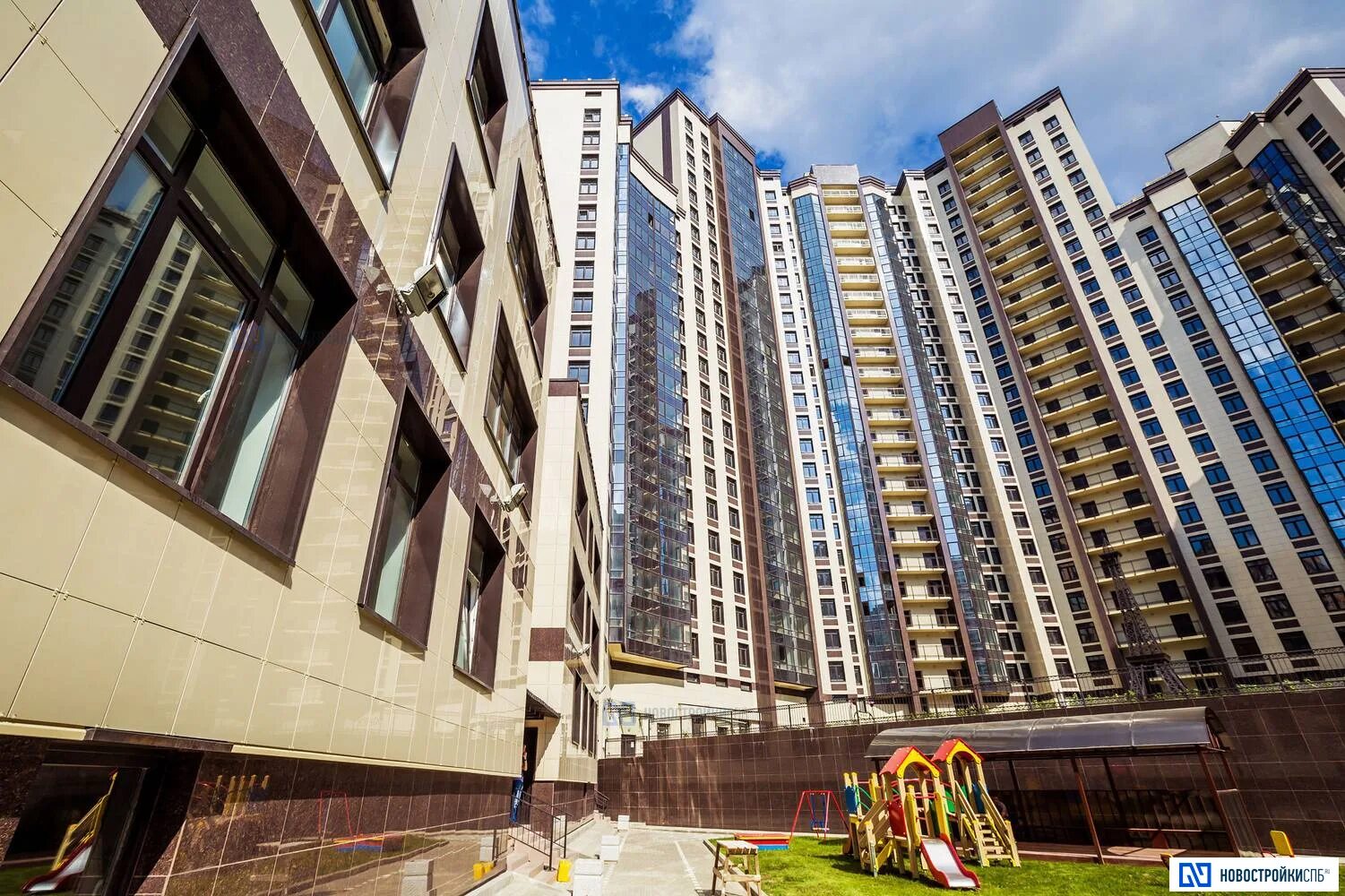 Санкт-петербург проспект космонавтов 63к1. Жк гранд фамилия. Гранд фамилия на космонавтов. Жк гранд фамилия. Жк гранд фамилия санкт-петербург.