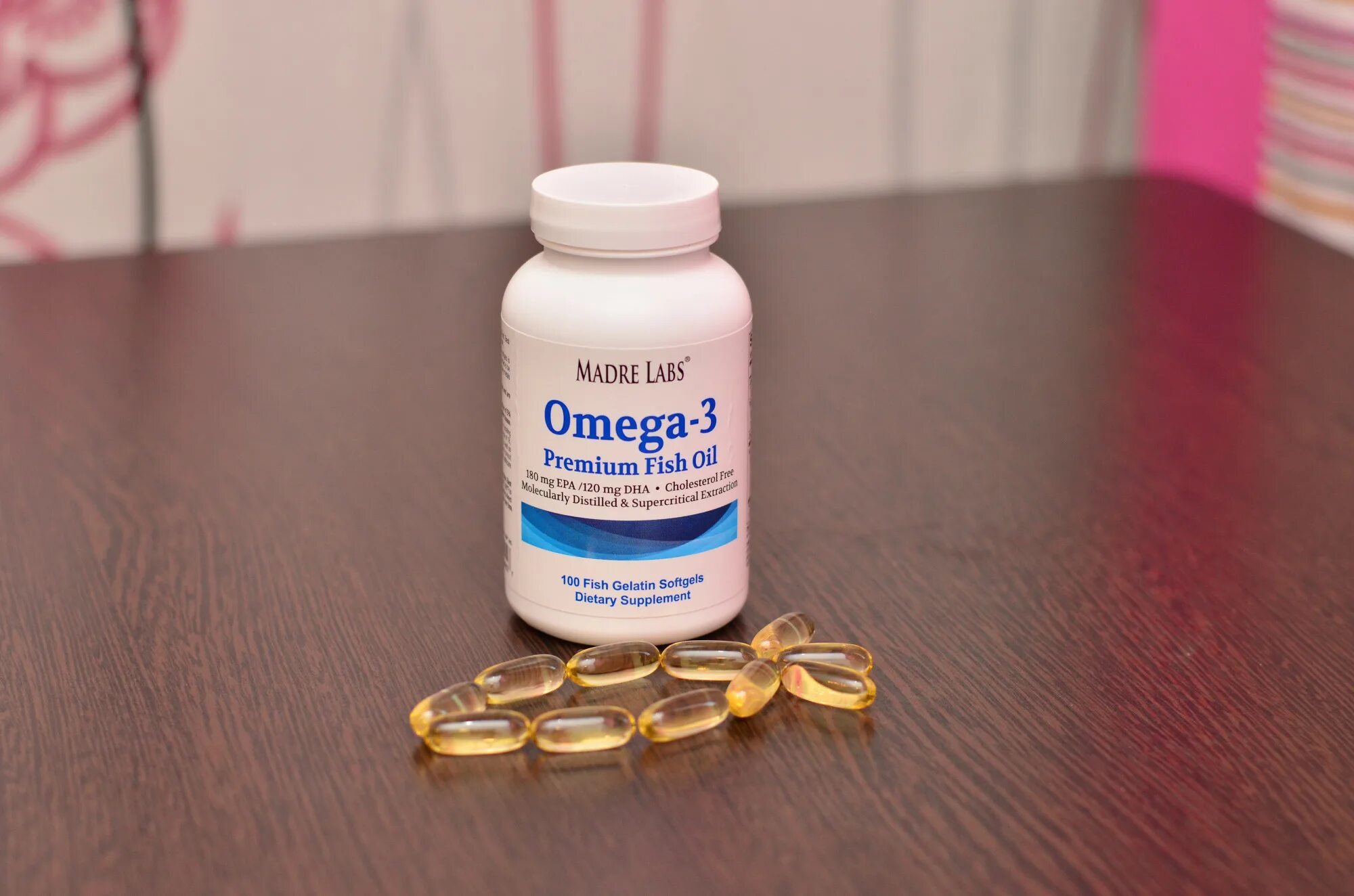 Хорошие omega 3. Omega 3. Омега-3 жирные кислоты в капсулах. Омега 3 американские. Омега 3 капсулы.