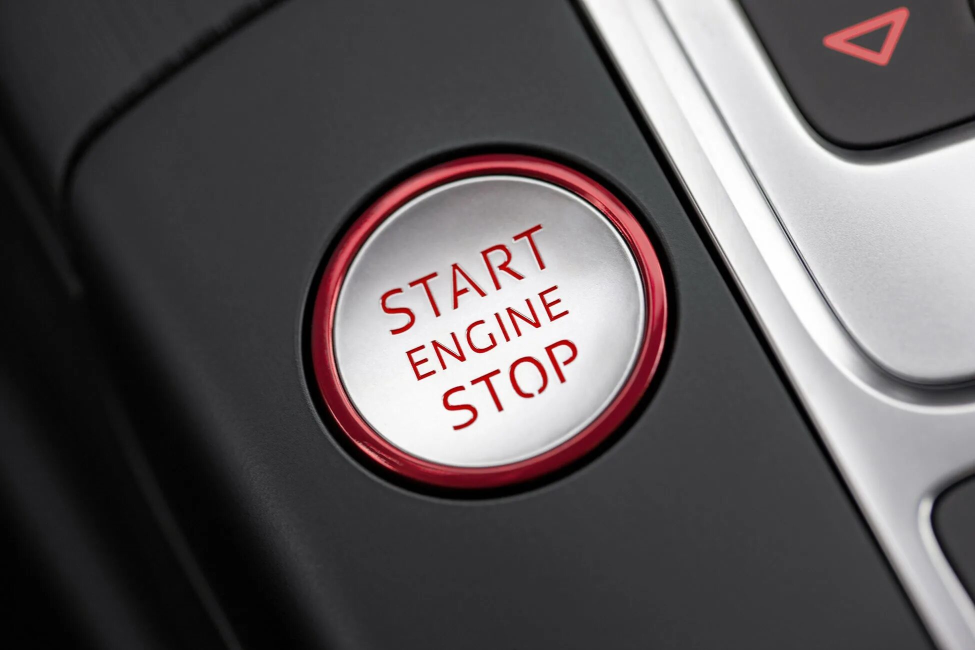 Функция старт стоп как отключить. Кнопка старт стоп Audi a4 2018. Audi RS q3 кнопка start stop. Кнопка стоп старт Audi a6. Кнопка старт-стоп Ауди r8.