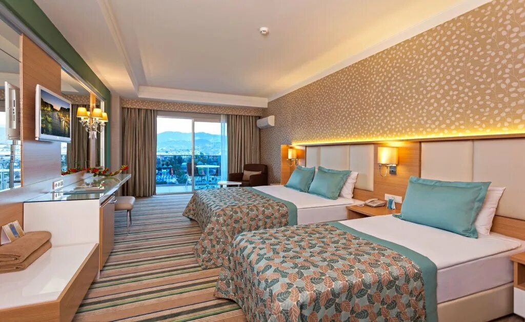 Royal garden suite hotel. Анталия отель Роял Гарден. Отель Royal Garden Beach Hotel 5. Турция отель Роял Горден. Турция отель Роял Гарден Селект отель 5 Аланья.