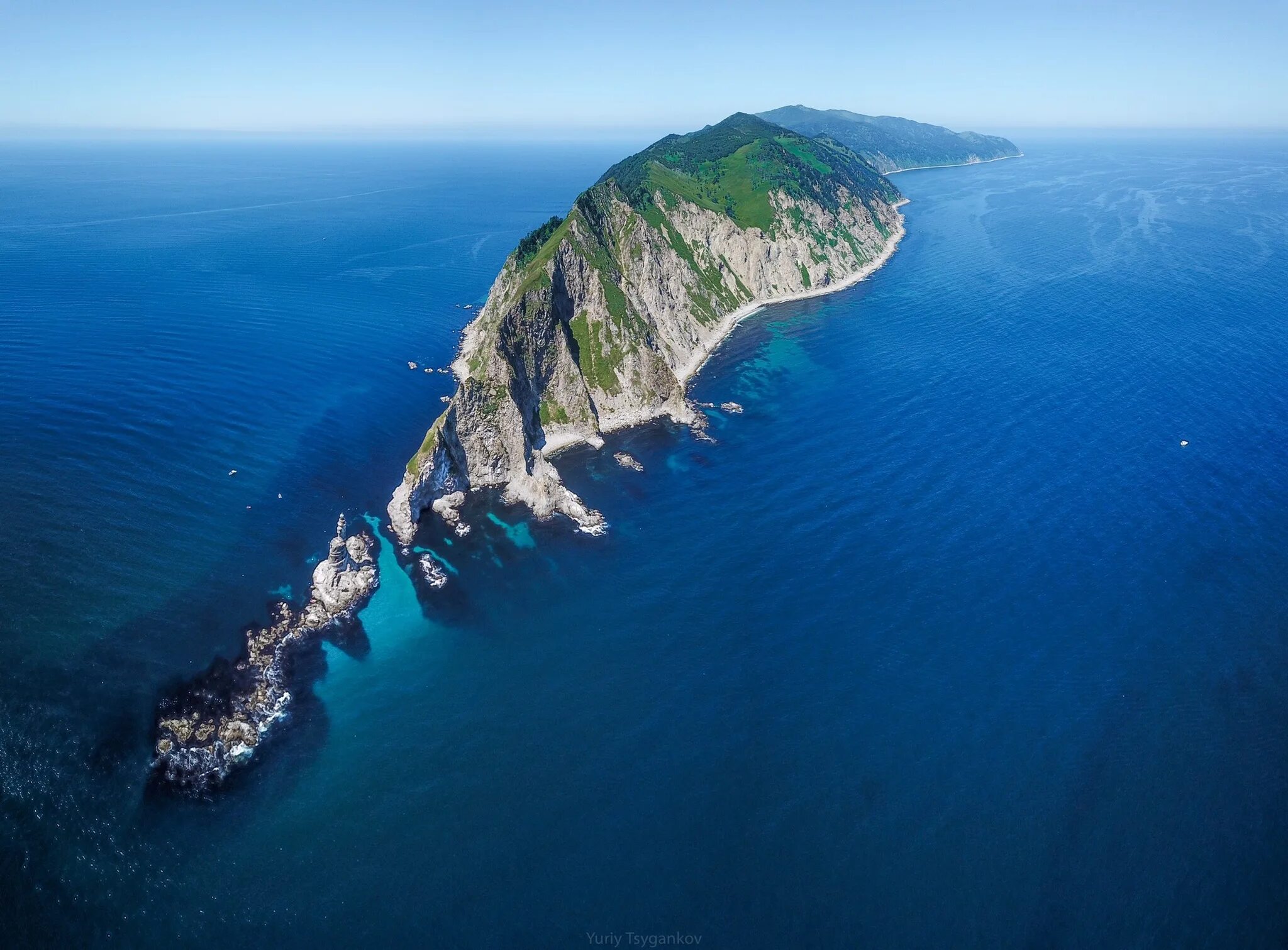 нуси бе мадагаскар. бухта тихая южно-сахалинск. остров разу. острова тихого океана шантарские острова. остров сахалин мыс крильон.