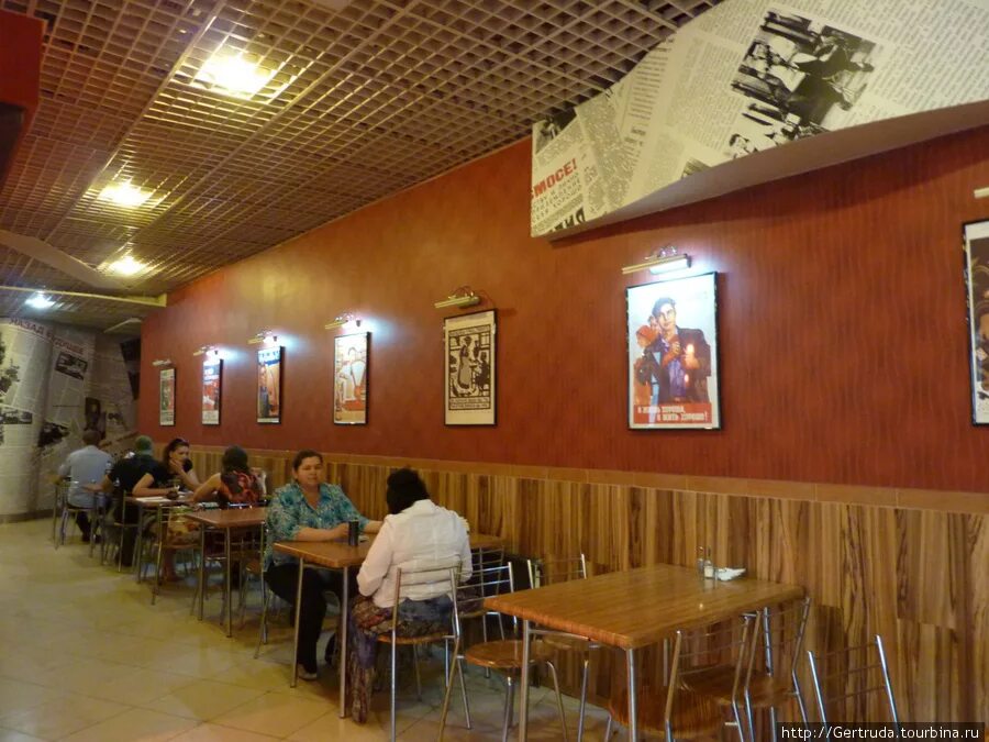 Столовая 1 питер. Петербург столовая номер 1 около московского вокзала. Столовая номер 1 санкт-петербург невский проспект. Иль патио московский вокзал. Кафе столовая номер 1 санкт-петербург.