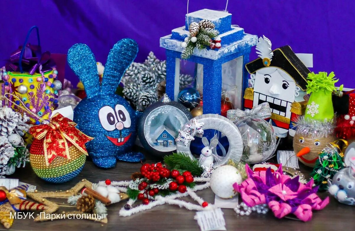 игрушки на новый год 2023 детям. игрушка 2023. игрушка 2023. игрушка чебурашка 2023 год мягкая игрушка. рождественская игрушка своими руками на конкурс.