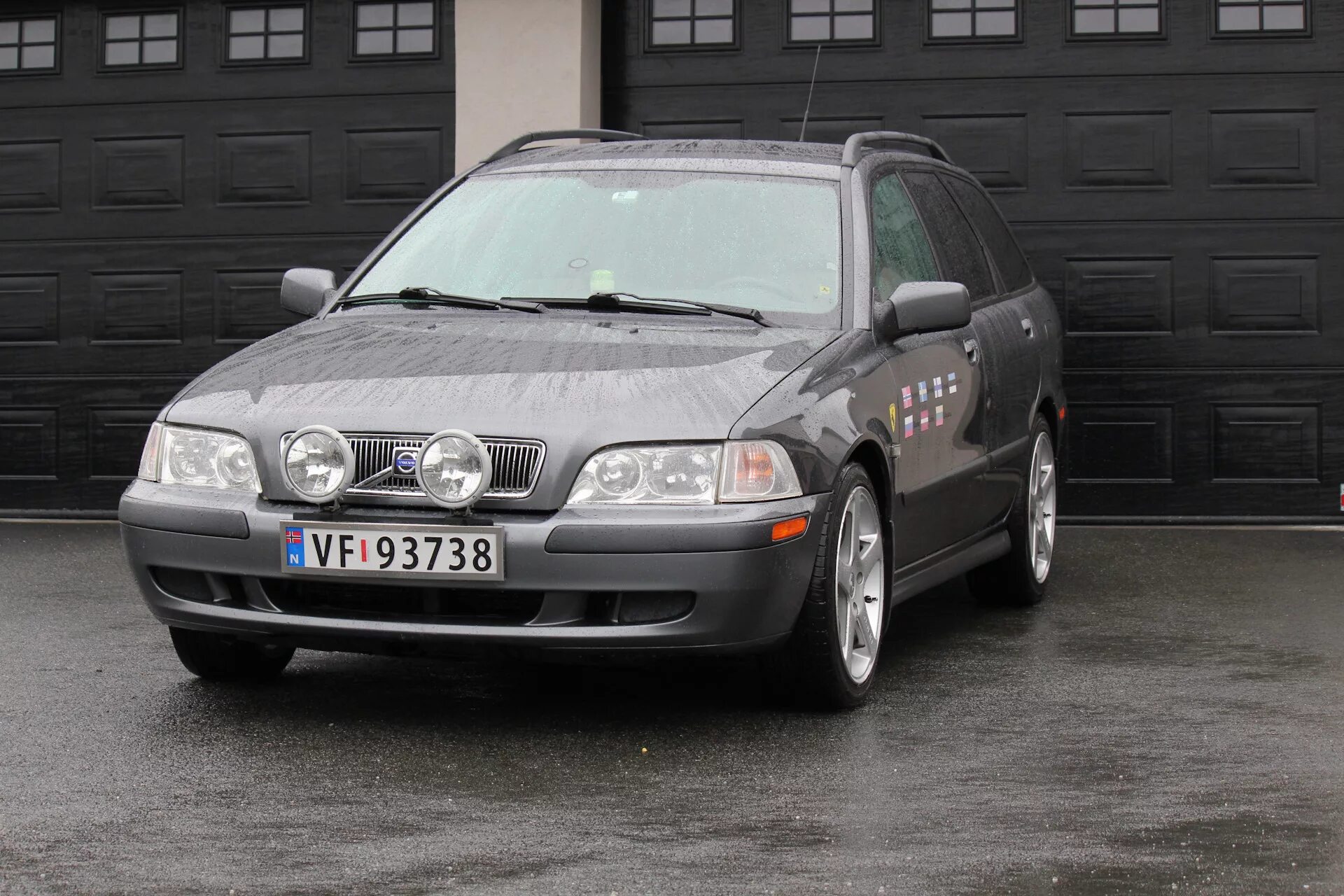 Volvo s40 1. Nissan 5w40 a3/b4. Volvo s40 2002. Zic x5 5w40. Вольво s40 первое поколение.