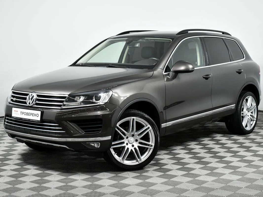 Туарег 2015 салон. Touareg 3 рестайлинг. Фольксваген туарег автосалон. Фольксваген туарег автосалон. Wv touareg белый.