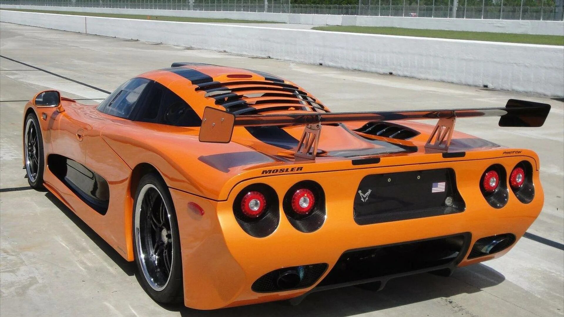 Крутые и быстрые машины. Mosler mt900s. Мослер МТ 900. Mosler mt900 GTR XX Land Shark. 2010 Mosler mt900s.