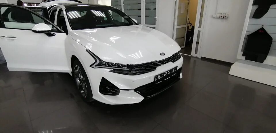 Киа к5 с пробегом купить. Киа Оптима к5 2023. Kia k5 gt line белая. Kia Optima k5 2020. Kia k5 2023 gt line.