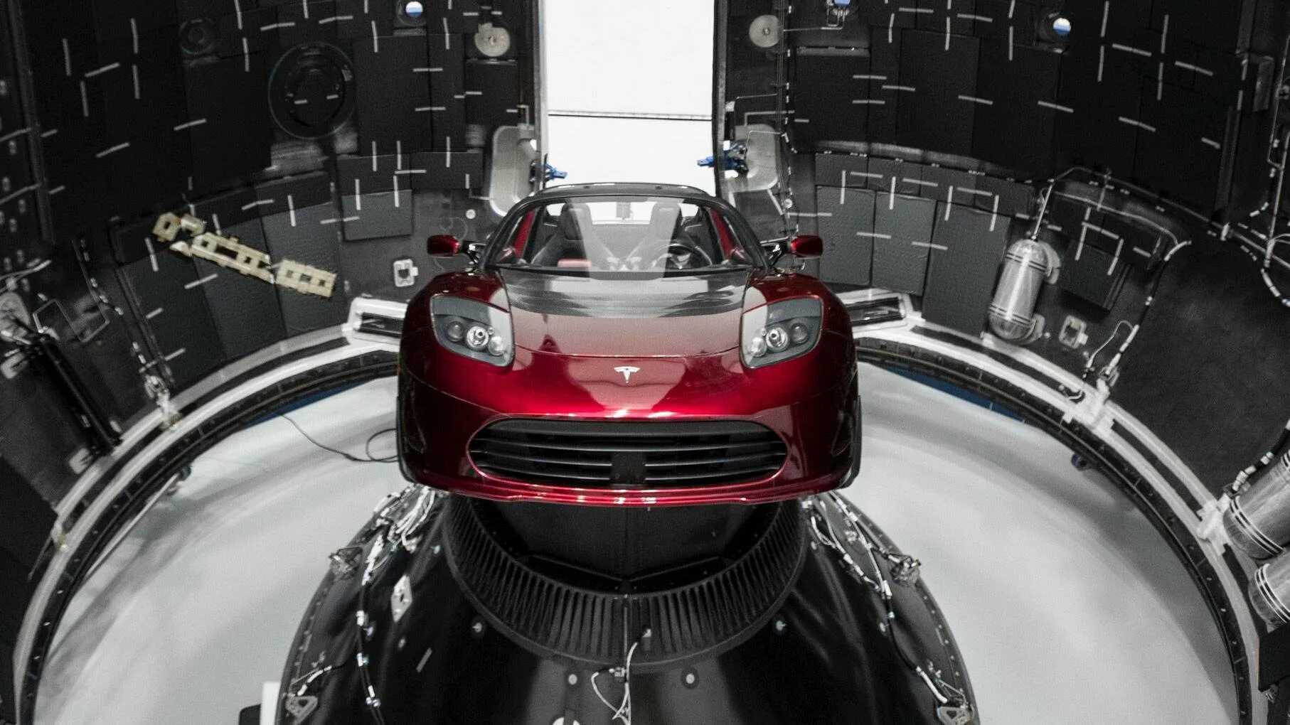 Tesla Roadster Илон Маск.