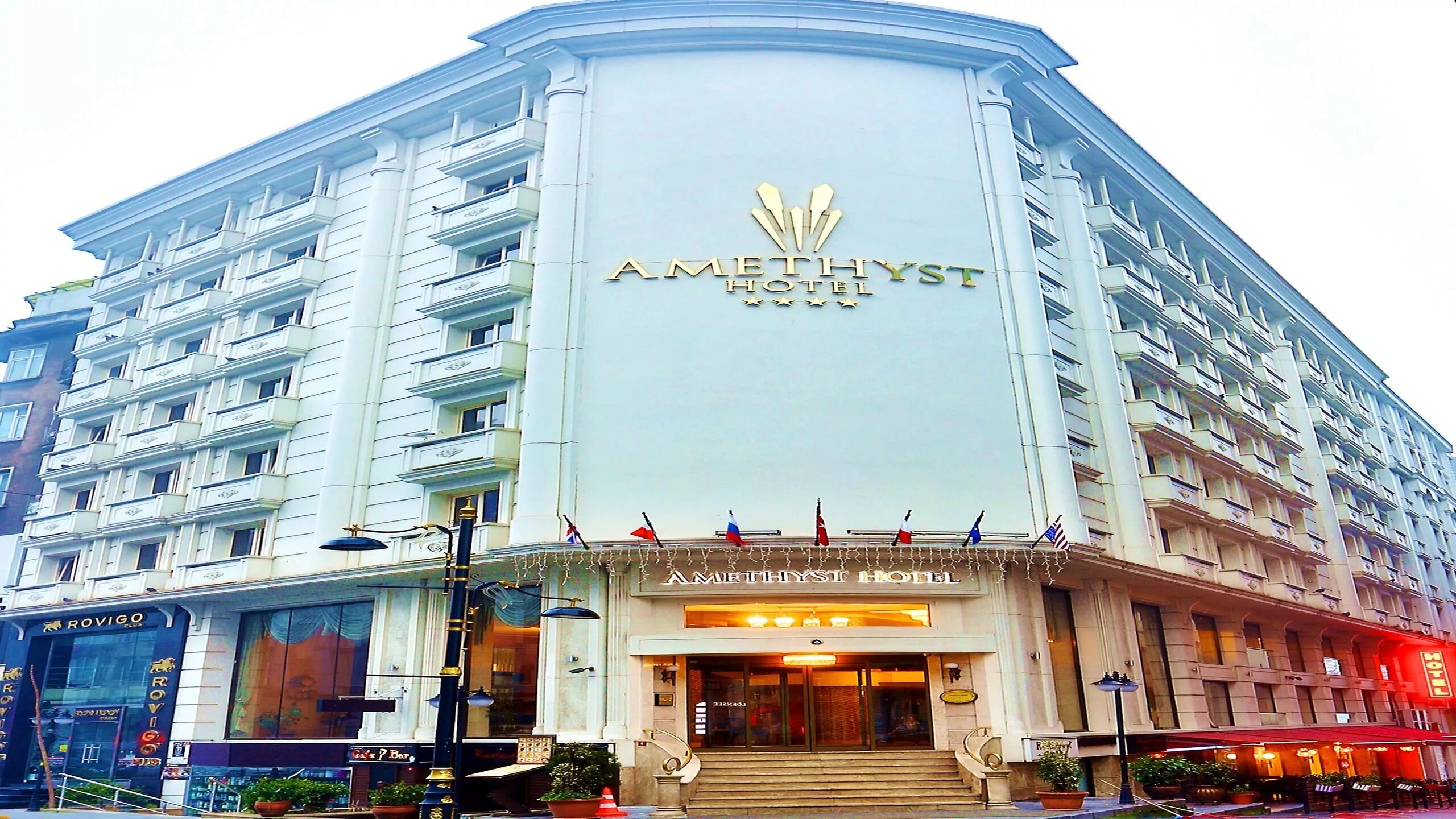 Аметист отель анапа. Парк еникапы стамбул. Tofinis 4*. Amethyst hotel istanbul. Amethyst hotel.
