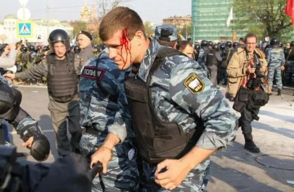 Угрозы полицией статья. Нападение на полицейского. Нападенианасотрудникаполоиция.