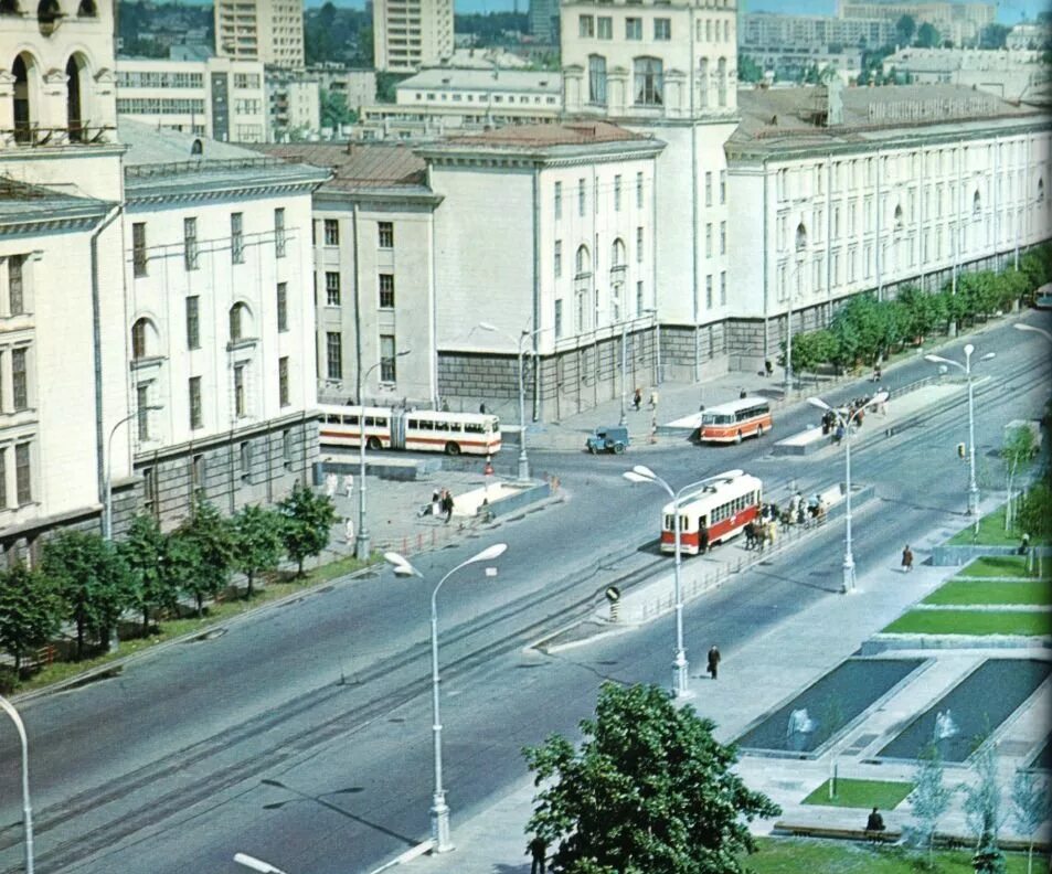 Минск 2000 годов. Минск 2000. Площадь Якуба Коласа Минск. Минск 2000 года. Минск 1970.