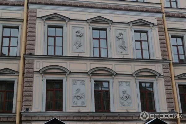 Санкт-петербург миллионная улица 10 штакеншнейдер. Гостиница на миллионной санкт-петербург. Дом штакеншнейдера на миллионной 10. Особняк штакеншнейдера на миллионной. Дом штакеншнейдера в санкт-петербурге.