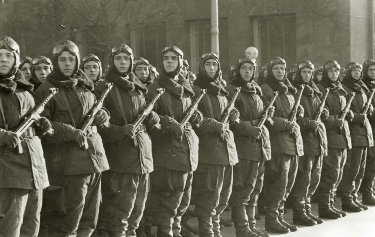 ВОВ 1941 Строй солдат СССР. Десантники 1941.