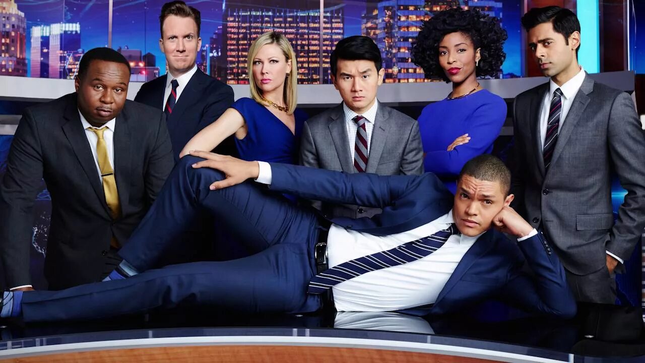 This is show. Daily show trevor noah. шоу the daily show. дейли шоу ведущие. daily show comedy central.