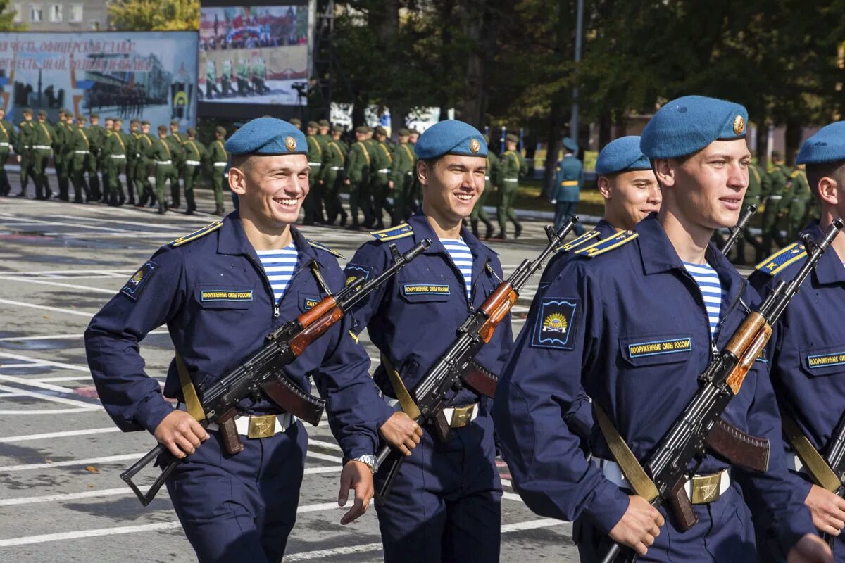 Высшее военное командно инженерное училище. Курсанты ТВВИКУ. Высшее военное инженерное училище Тюмень. ТВВИКУ Тюменское высшее командное училище имени Прошлякова. ТВВИКУ ВДВ.