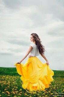 Картинки девушек в желтом