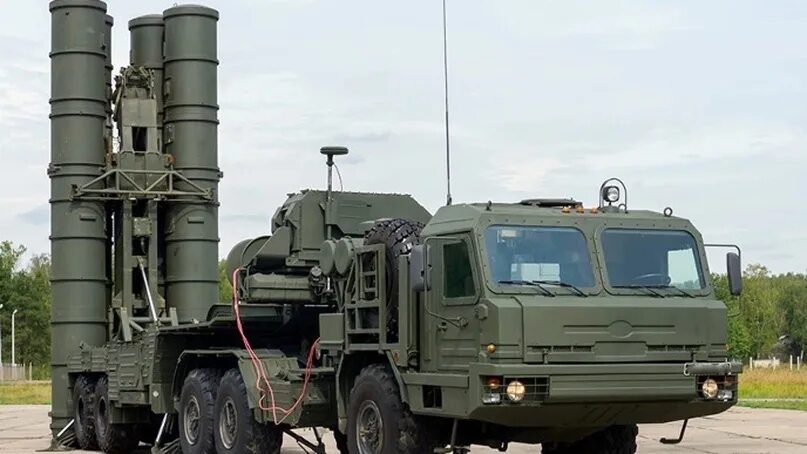 Russia deploys more surface-to-air missiles in Crimea - YouTube
