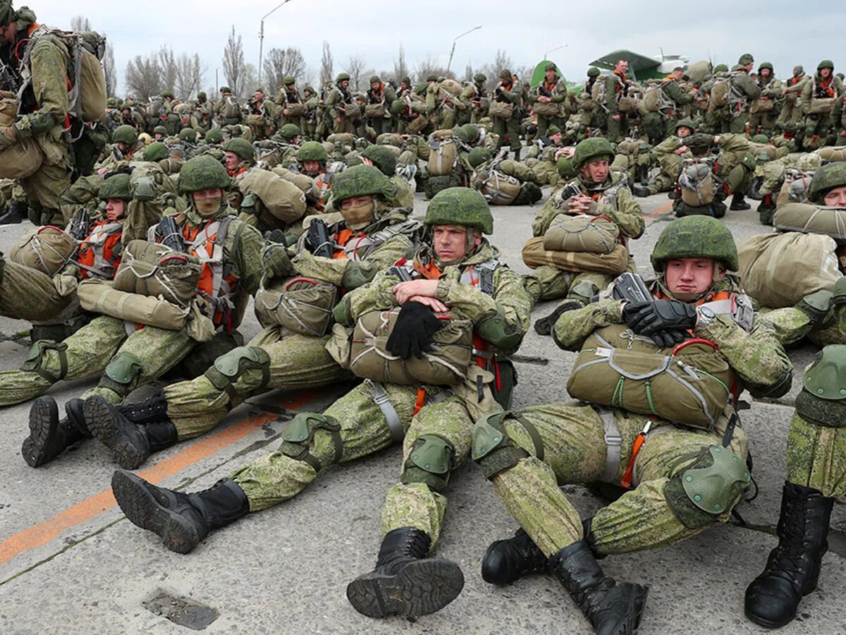 Военные глупы. Российские войска. Русские военные. Солдат Российской армии. Военнослужащий Российской армии.