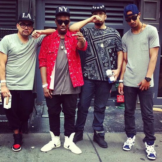 одежда рэперов. одежда рэперов. рэп одежда. футболка рэпера. Adidas 80s outfit.