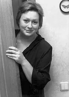 Порно анасы қызына куннилингус береді