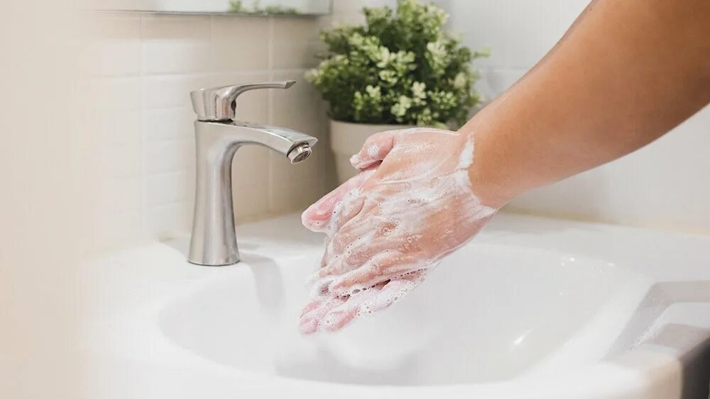 Мытье. Частое мытье рук. Часто мыть руки. Wash hands. Мыть руки водой.