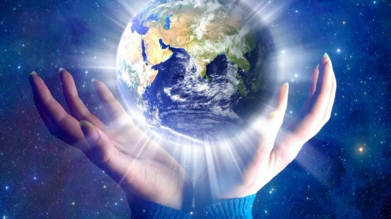 The world we now. Планета в руках. Земной шар в руках. Мир в руке. Планета в руках человека.
