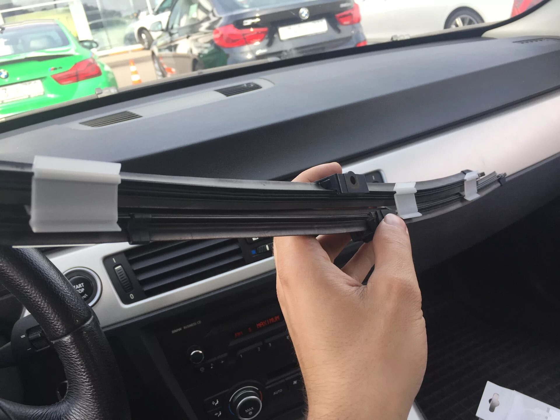 Поводки дворников е46. Щетки стеклоочистителя бмв е65. Щетки стеклоочистителя для bmw x3 f25 2009-2017 save 65/50 sp22. Дворник на bmw x5. Стеклоочистители бмв х3.