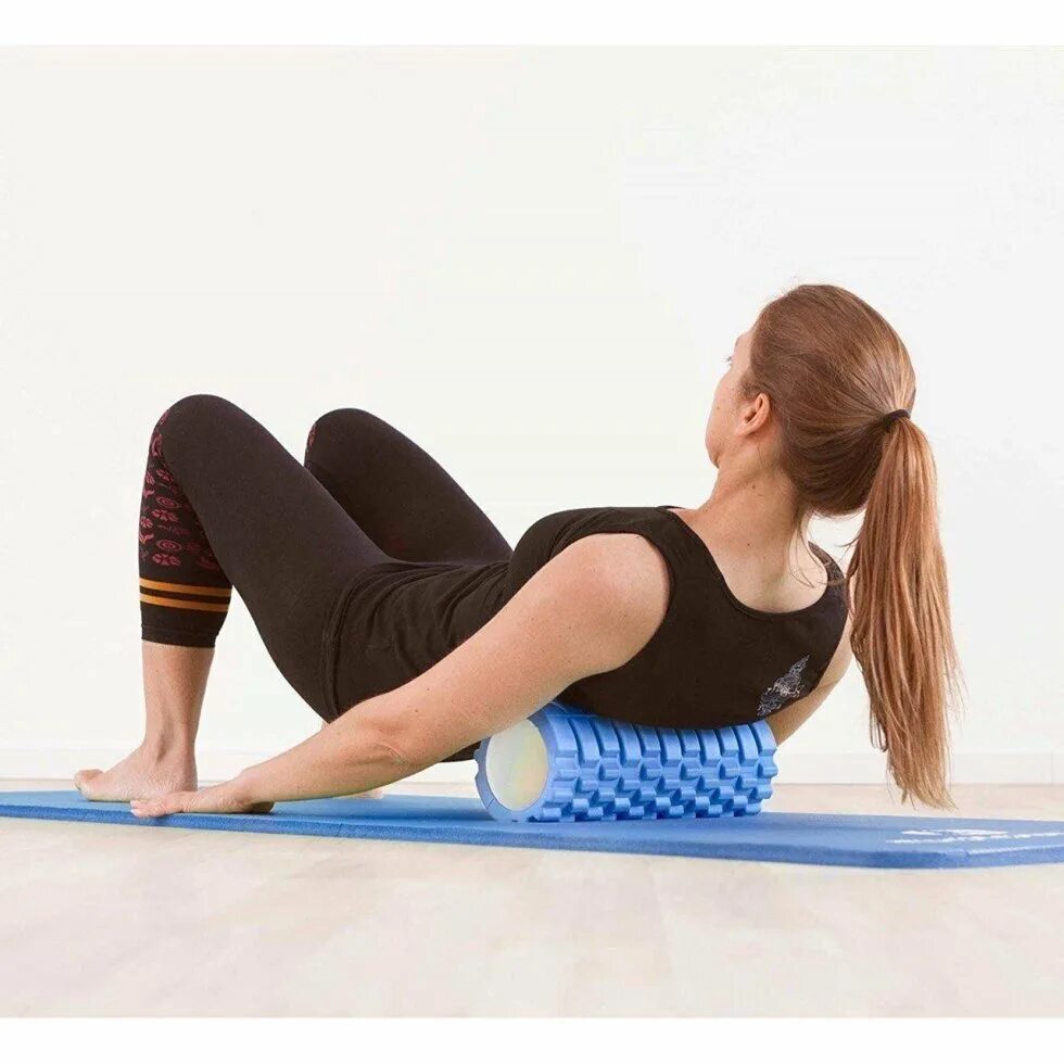 Ролик для спины видео. Массажный ролик для пилатеса prosourcefit,. Ягодичный мостик тренажер. Японский валик для спины. Массажный ролик для спины.