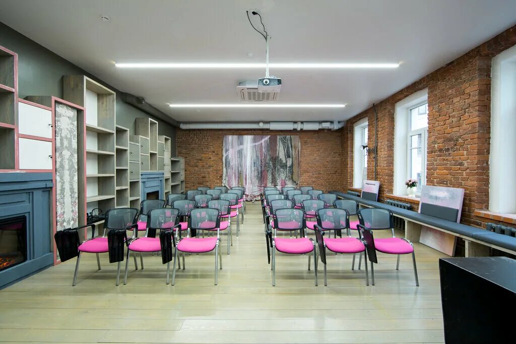 коворкинг залы. интерьер переговорной в офисе. современные конференц залы. коворкинг пространство. коворкинг залы.