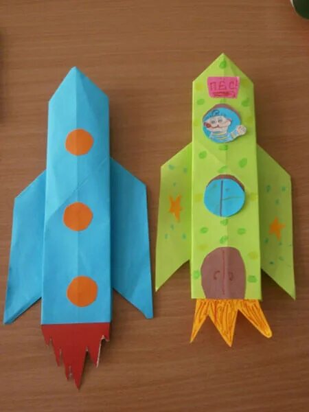 Конструирование день космонавтики. Ракета из бумаги для детей. Конструирование из бумаги ракета. Поделка ко Дню космонавтики. Поделка ракета для детского сада.