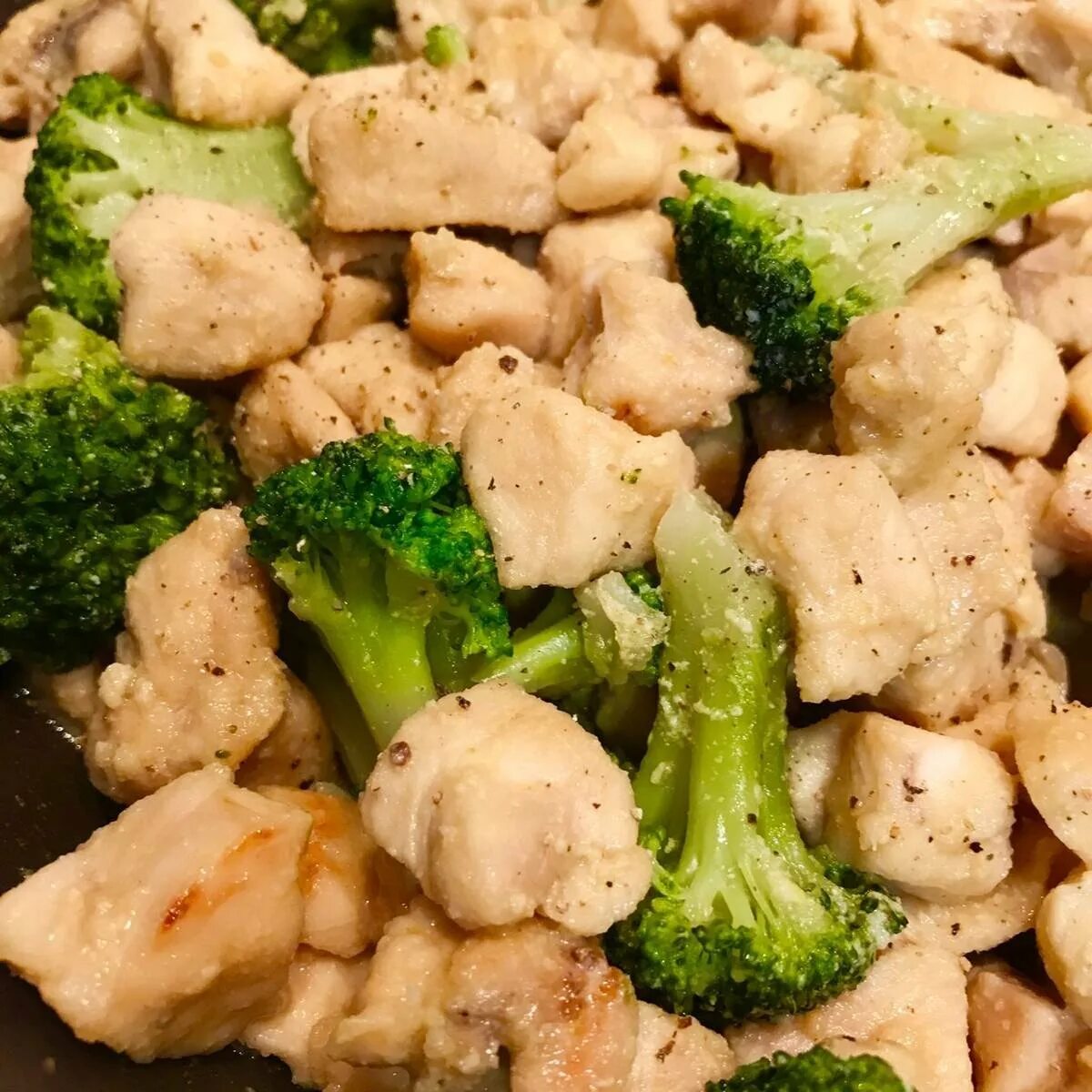 Капуста с филе курицы
