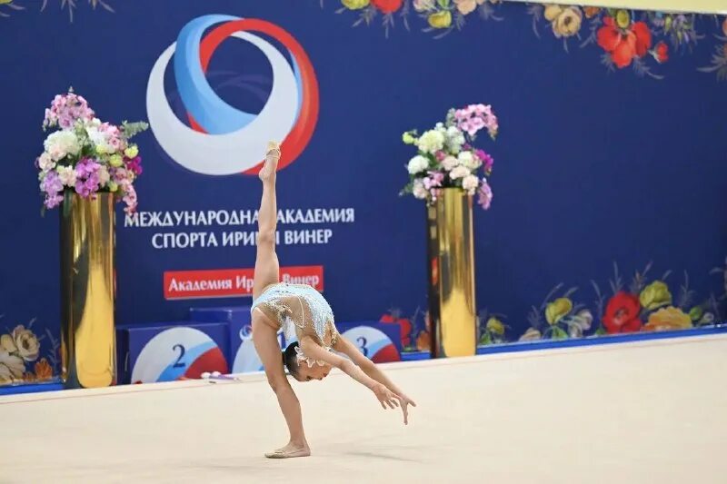 эмблема 1 место. 1 место 2015. медаль с первым местом. эмблема 1 место. значок 1 место.