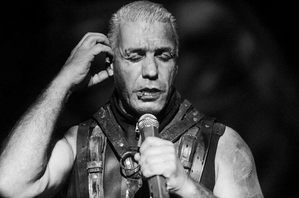 Солист rammstein. Тилль линдеманн. солист рамштайн. рамштайн тилль линдеманн. солист группы рамштайн тилль линдеманн.