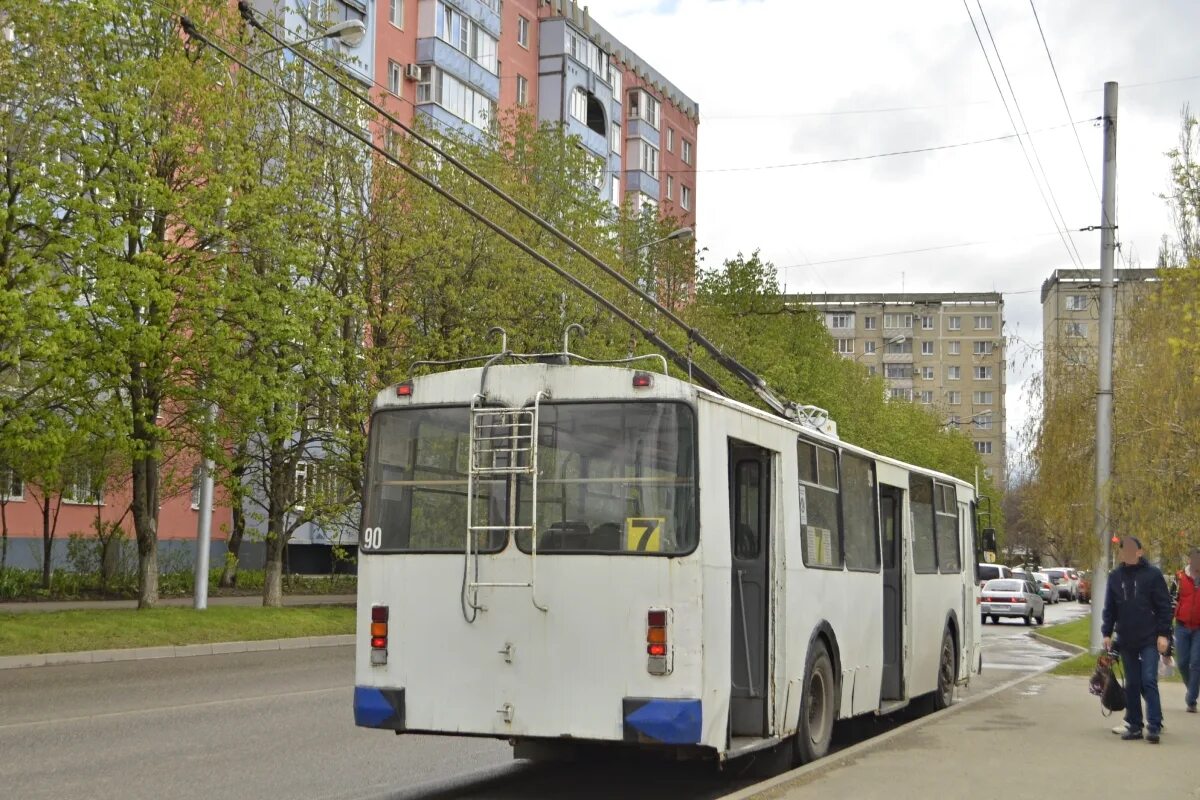 9 троллейбус ставрополь. Троллейбус ЗИУ 682. Троллейбус Ставрополь ЗИУ. Троллейбус 9 Ставрополь. Троллейбус ЗИУ-6201.