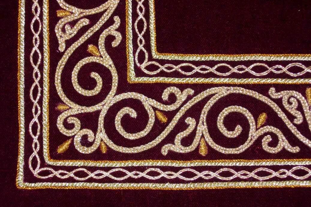 вышивка шнуром. машинная вышивка шнуром. орнаменты вышивки шнуром. декорирование одежды шнуром. машинная вышивка шнуром.