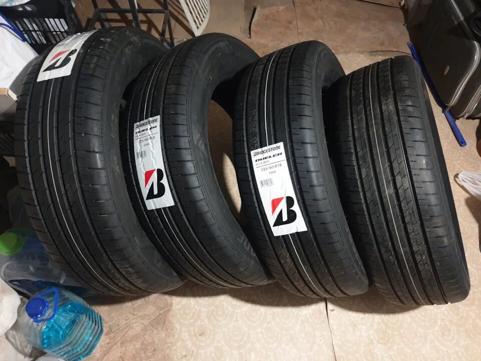 Bridgestone 225 60 r18 100h