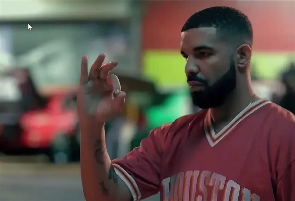 Дрейк стиль одежды. Дрейк на студии в наушниках. Дрейк стиль. Aubrey drake graham. Drake photoshoot.