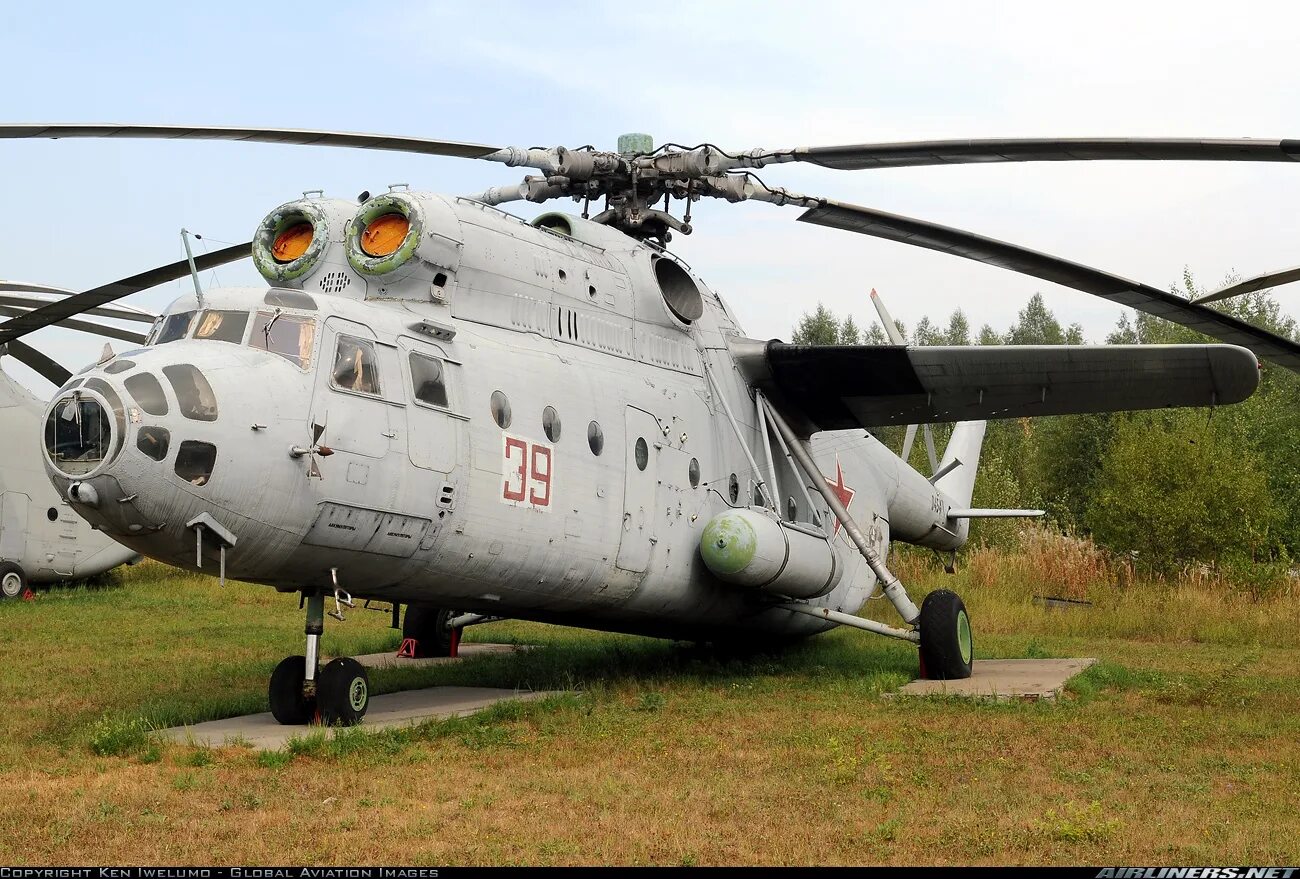 Ми 6 слушать. Ми-6 вертолёт. Ми6 вертолет десантный. Ми-6 Монино. Mil mi-6.