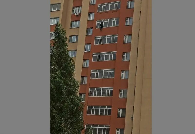 самара выпал. затопленные улицы самары. взрыв в ставрополе сегодня. парень упал из окна самара. выпала из окна управленческий самара.