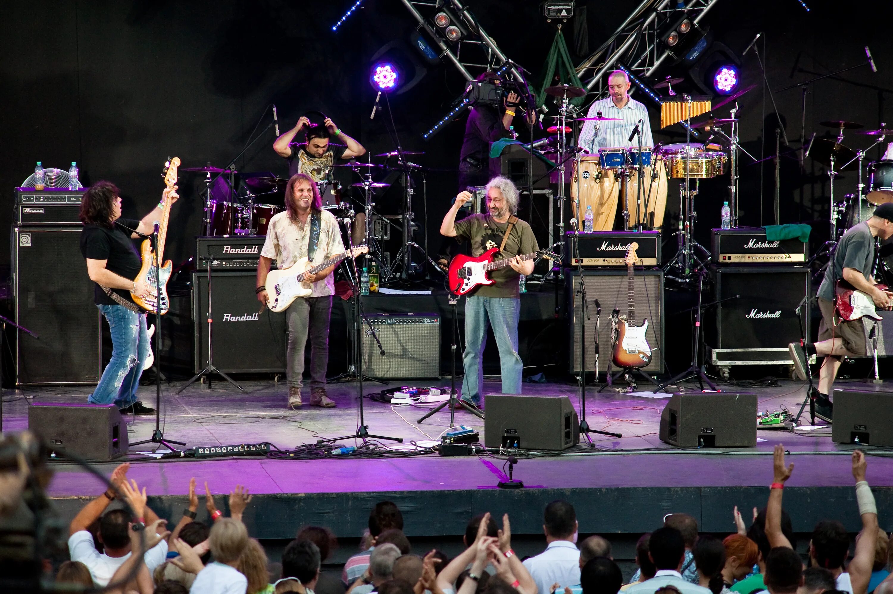 концерт цветы в уфе. сцена конгресс холл уфа. расторгуев концерт в уфе. цветочный концерт сценарий. концерт цветы в уфе.